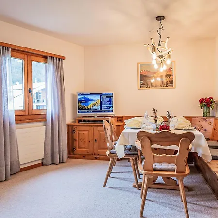 Chesa Polaschin B - B10 Apartment *